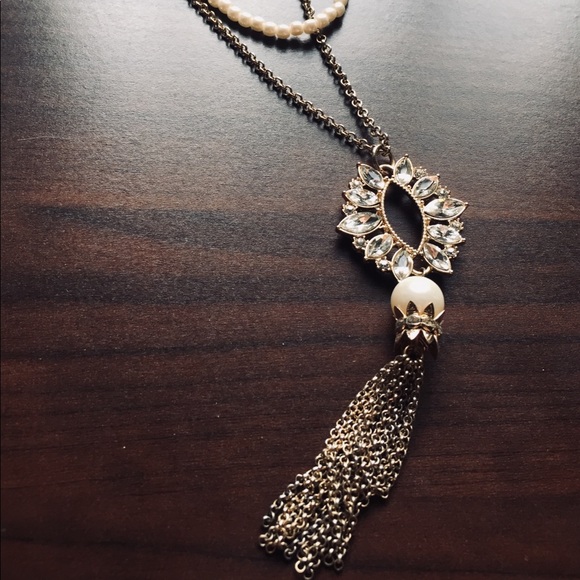 💋Gold and Pearl Accent Statement Necklace - Picture 2 of 4